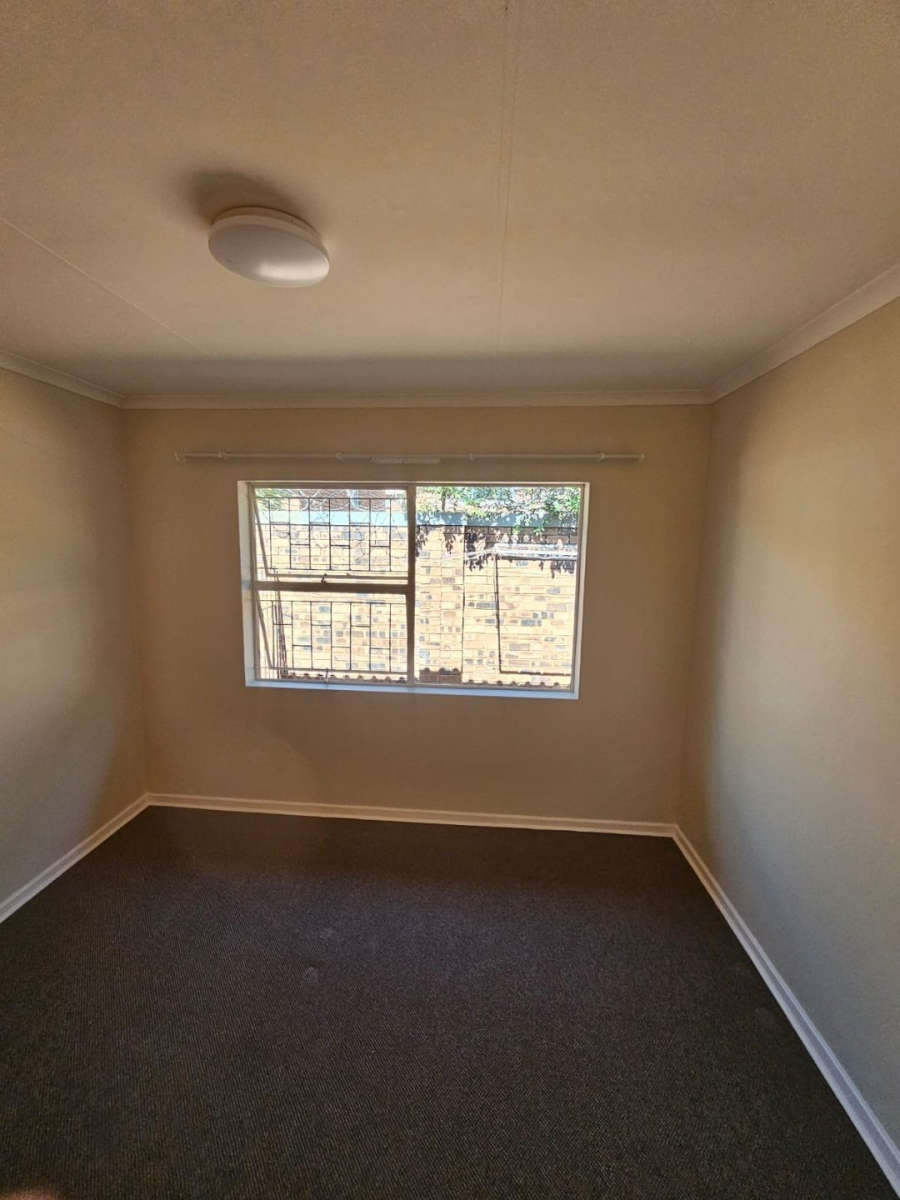 To Let 2 Bedroom Property for Rent in Pentagon Park Free State